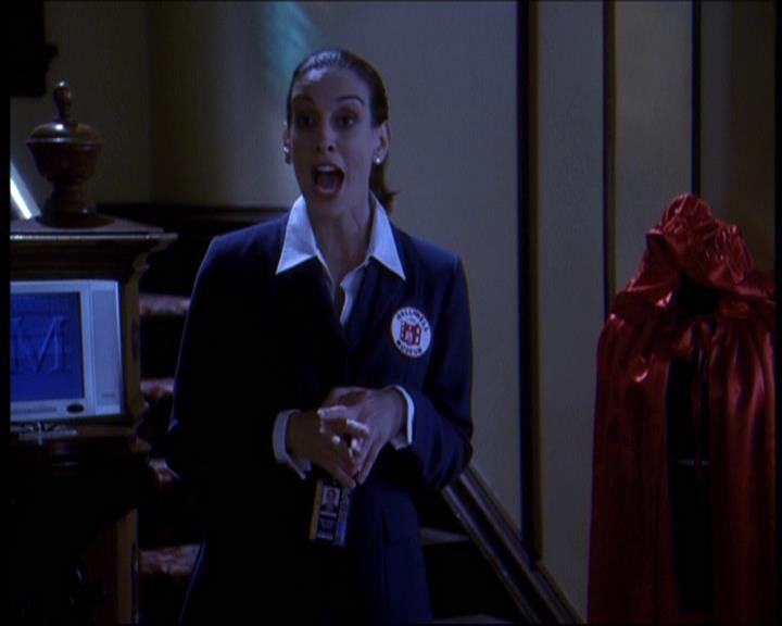 Charmed-Online-dot-610Chris-Crossed1045.jpg Charmed-Online-dot-610Chris-Crossed1045.jpg