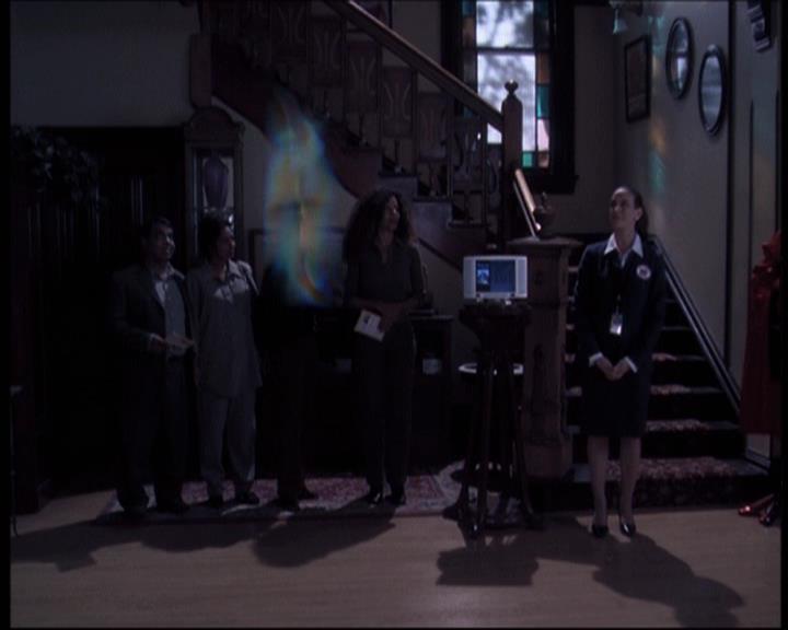 Charmed-Online-dot-610Chris-Crossed1053.jpg