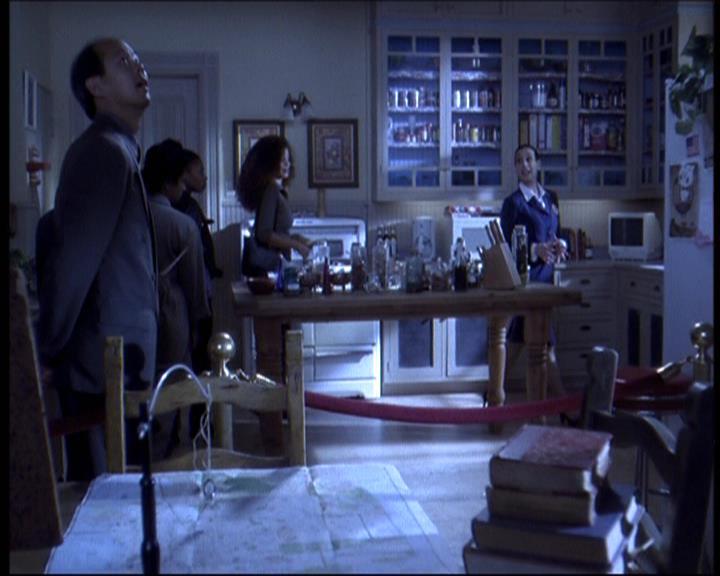 Charmed-Online-dot-610Chris-Crossed1091.jpg Charmed-Online-dot-610Chris-Crossed1091.jpg