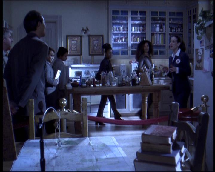 Charmed-Online-dot-610Chris-Crossed1093.jpg