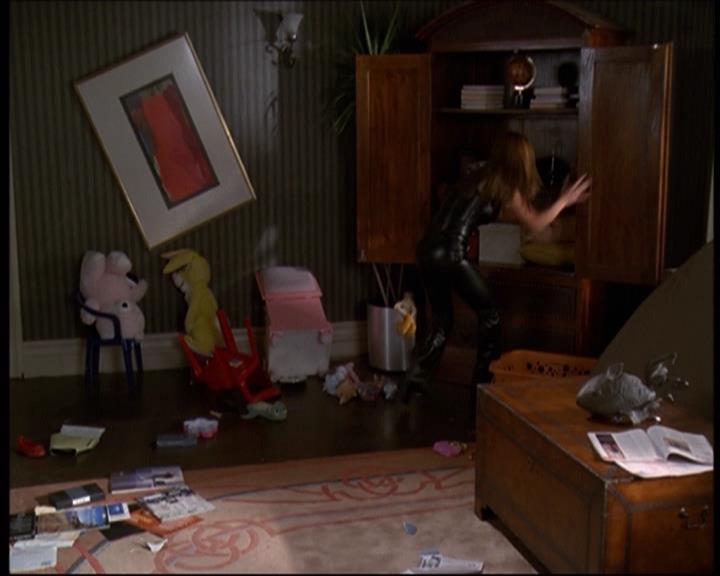 Charmed-Online-dot-610Chris-Crossed1184.jpg