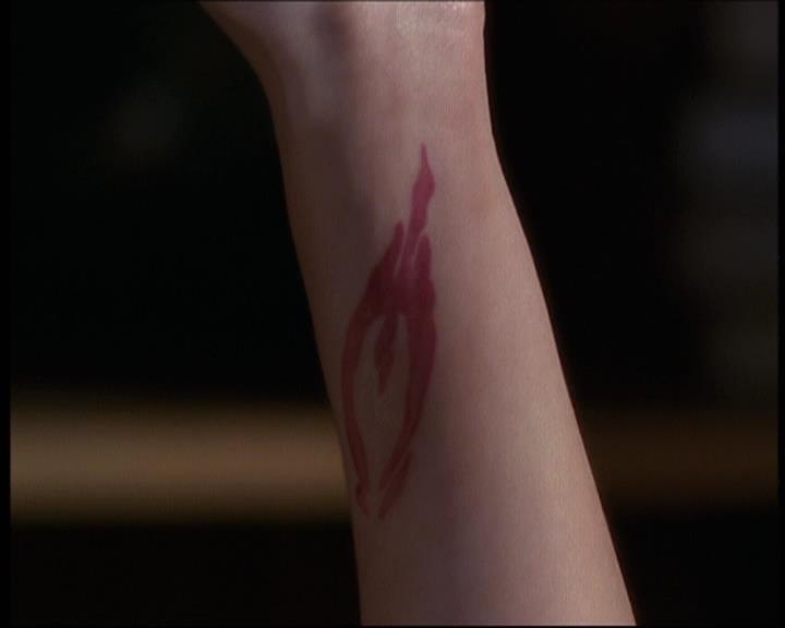 Charmed-Online-dot-610Chris-Crossed1196.jpg