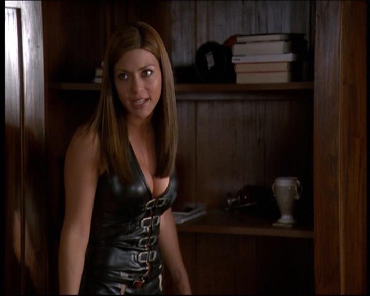 Charmed-Online-dot-610Chris-Crossed1203.jpg Charmed-Online-dot-610Chris-Crossed1203.jpg