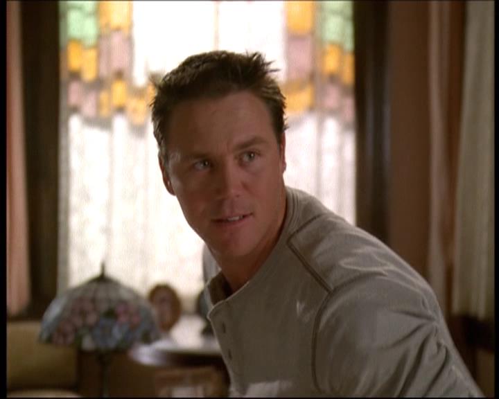 Charmed-Online-dot-610Chris-Crossed1293.jpg Charmed-Online-dot-610Chris-Crossed1293.jpg