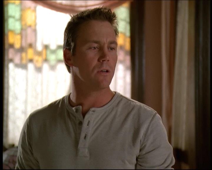 Charmed-Online-dot-610Chris-Crossed1311.jpg Charmed-Online-dot-610Chris-Crossed1311.jpg