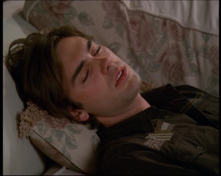 Charmed-Online-dot-610Chris-Crossed1314.jpg Charmed-Online-dot-610Chris-Crossed1314.jpg