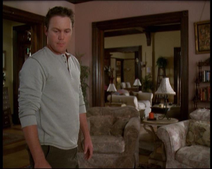 Charmed-Online-dot-610Chris-Crossed1316.jpg Charmed-Online-dot-610Chris-Crossed1316.jpg