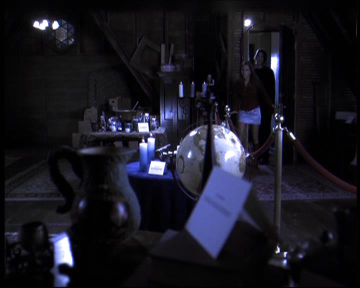 Charmed-Online-dot-610Chris-Crossed1321.jpg Charmed-Online-dot-610Chris-Crossed1321.jpg