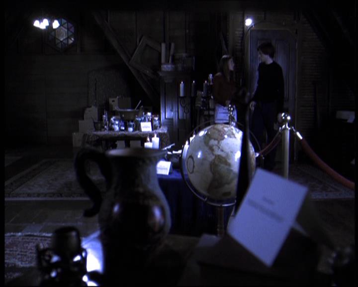 Charmed-Online-dot-610Chris-Crossed1328.jpg Charmed-Online-dot-610Chris-Crossed1328.jpg