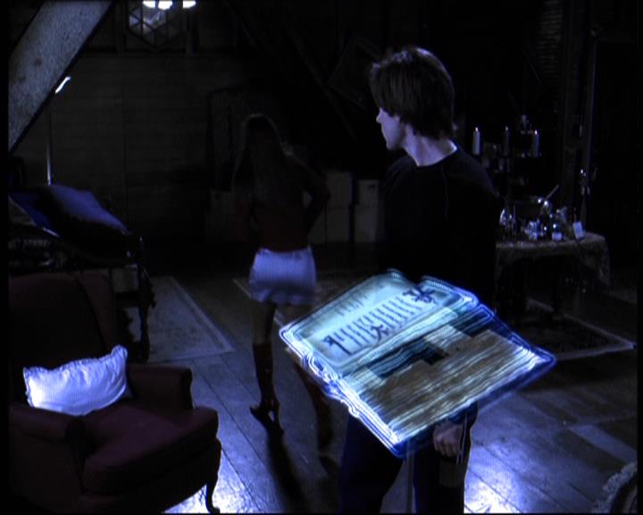 Charmed-Online-dot-610Chris-Crossed1388.jpg Charmed-Online-dot-610Chris-Crossed1388.jpg