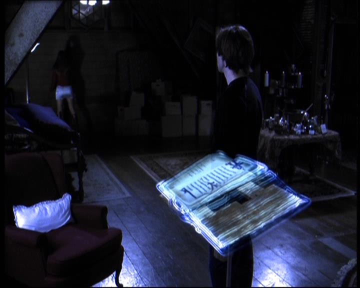 Charmed-Online-dot-610Chris-Crossed1392.jpg Charmed-Online-dot-610Chris-Crossed1392.jpg