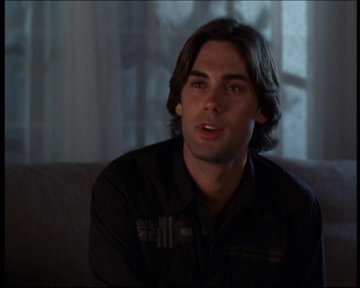 Charmed-Online-dot-610Chris-Crossed1571.jpg