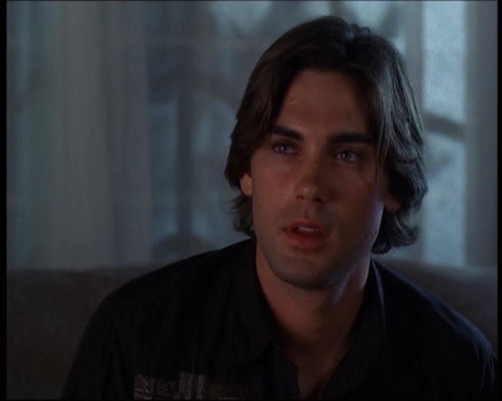 Charmed-Online-dot-610Chris-Crossed1594.jpg Charmed-Online-dot-610Chris-Crossed1594.jpg