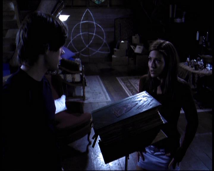 Charmed-Online-dot-610Chris-Crossed1680.jpg Charmed-Online-dot-610Chris-Crossed1680.jpg