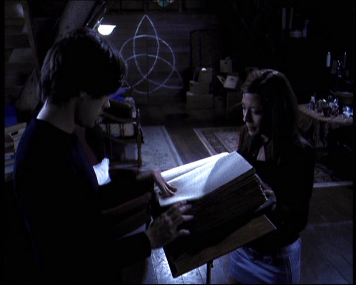 Charmed-Online-dot-610Chris-Crossed1683.jpg