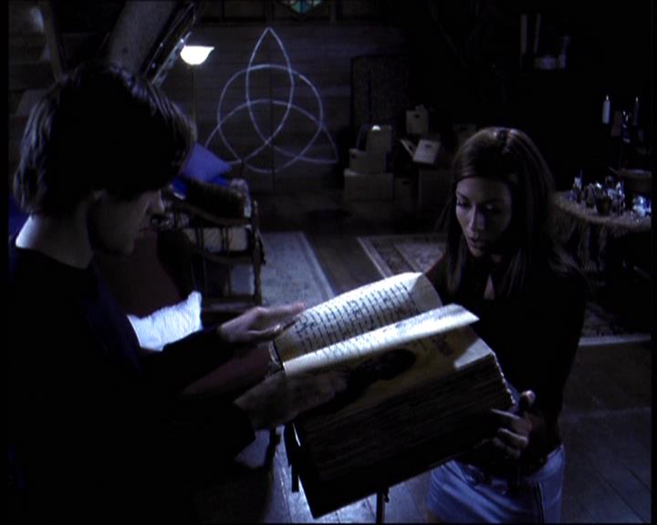 Charmed-Online-dot-610Chris-Crossed1685.jpg
