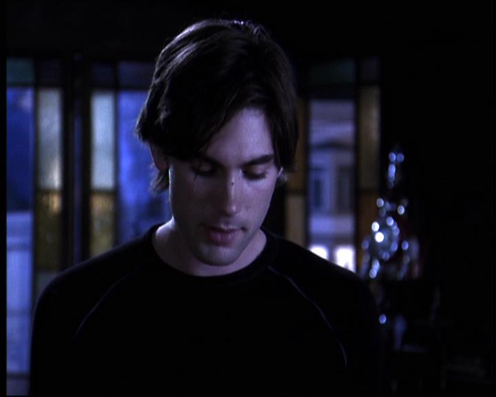 Charmed-Online-dot-610Chris-Crossed1688.jpg