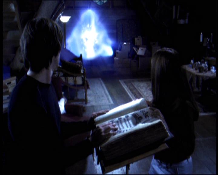 Charmed-Online-dot-610Chris-Crossed1696.jpg