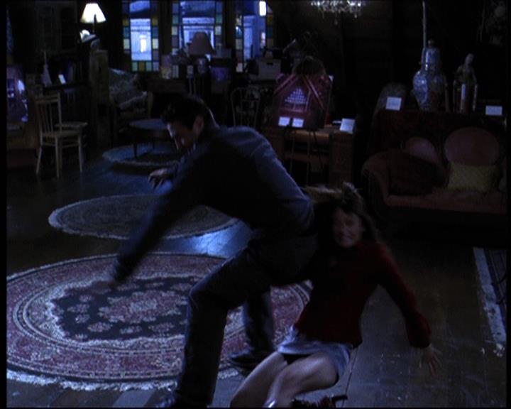 Charmed-Online-dot-610Chris-Crossed1714.jpg Charmed-Online-dot-610Chris-Crossed1714.jpg