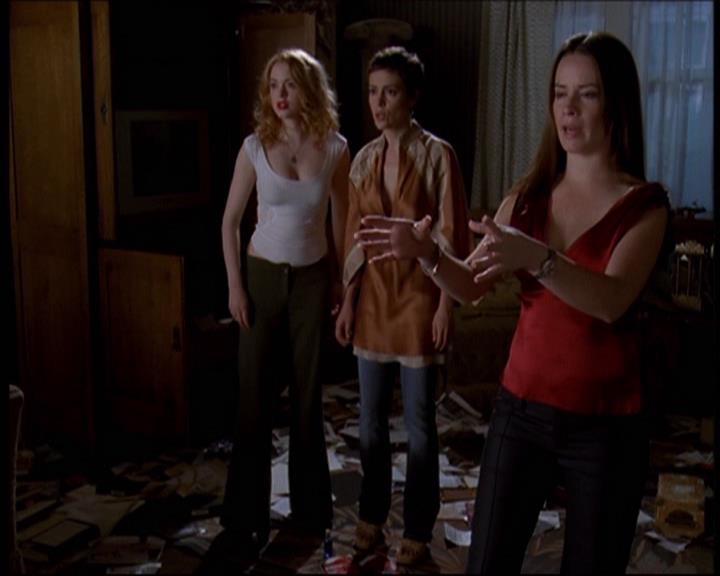 Charmed-Online-dot-610Chris-Crossed1794.jpg