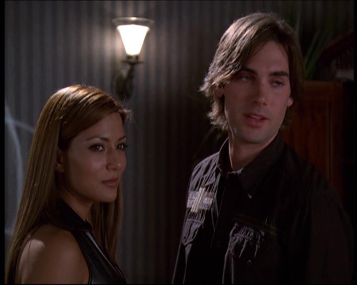 Charmed-Online-dot-610Chris-Crossed1812.jpg Charmed-Online-dot-610Chris-Crossed1812.jpg