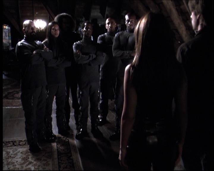 Charmed-Online-dot-610Chris-Crossed1843.jpg Charmed-Online-dot-610Chris-Crossed1843.jpg