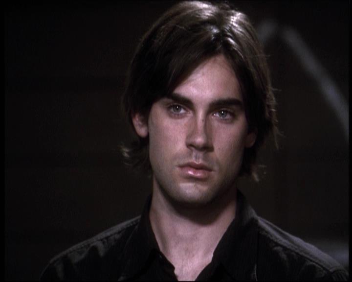 Charmed-Online-dot-610Chris-Crossed1857.jpg Charmed-Online-dot-610Chris-Crossed1857.jpg