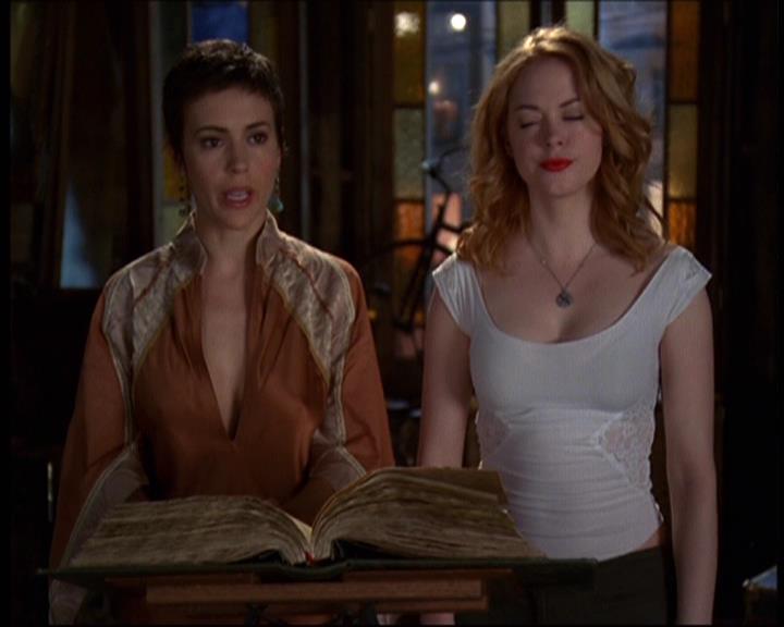 Charmed-Online-dot-610Chris-Crossed1885.jpg Charmed-Online-dot-610Chris-Crossed1885.jpg