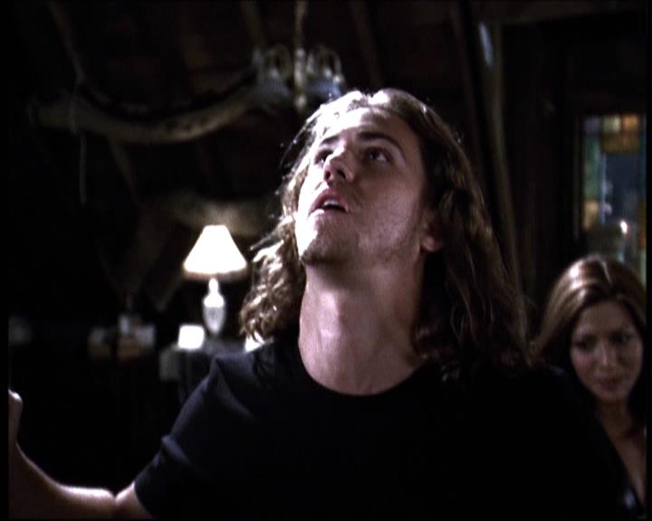 Charmed-Online-dot-610Chris-Crossed2064.jpg Charmed-Online-dot-610Chris-Crossed2064.jpg