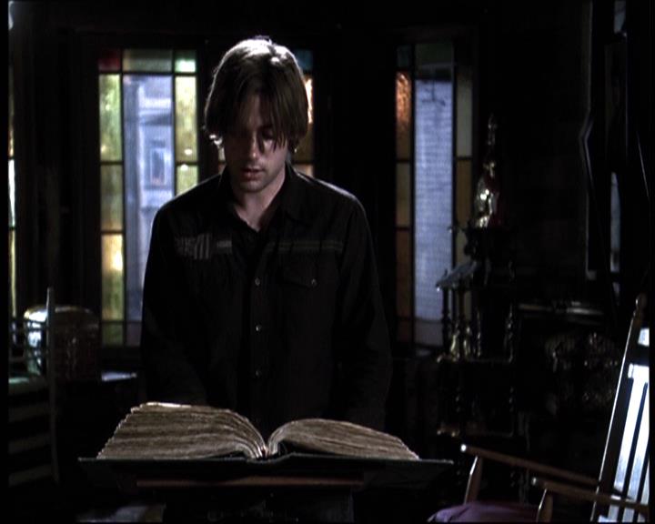 Charmed-Online-dot-610Chris-Crossed2135.jpg
