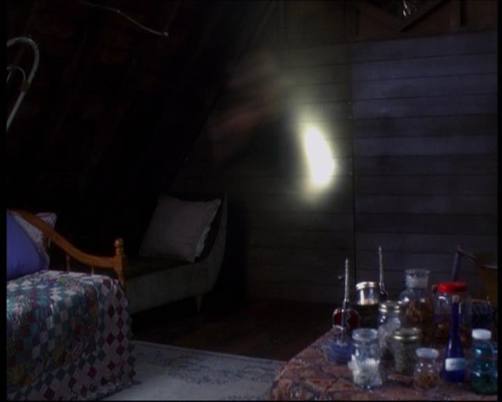 Charmed-Online-dot-610Chris-Crossed2149.jpg Charmed-Online-dot-610Chris-Crossed2149.jpg