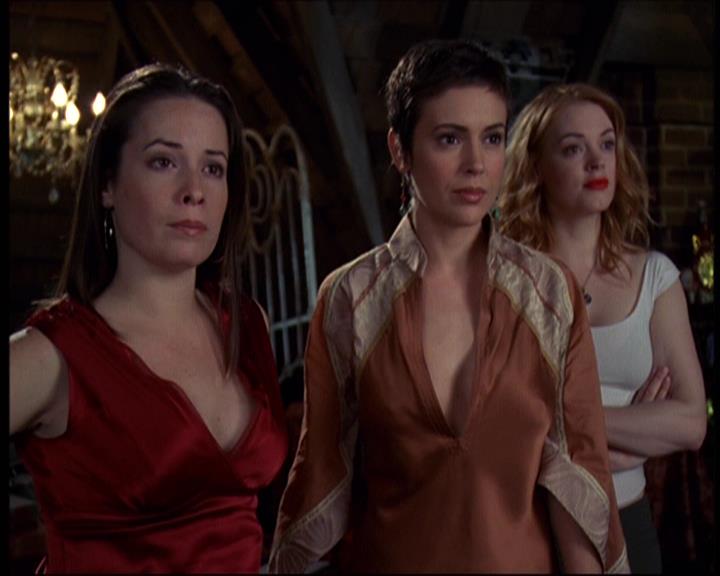 Charmed-Online-dot-610Chris-Crossed2174.jpg