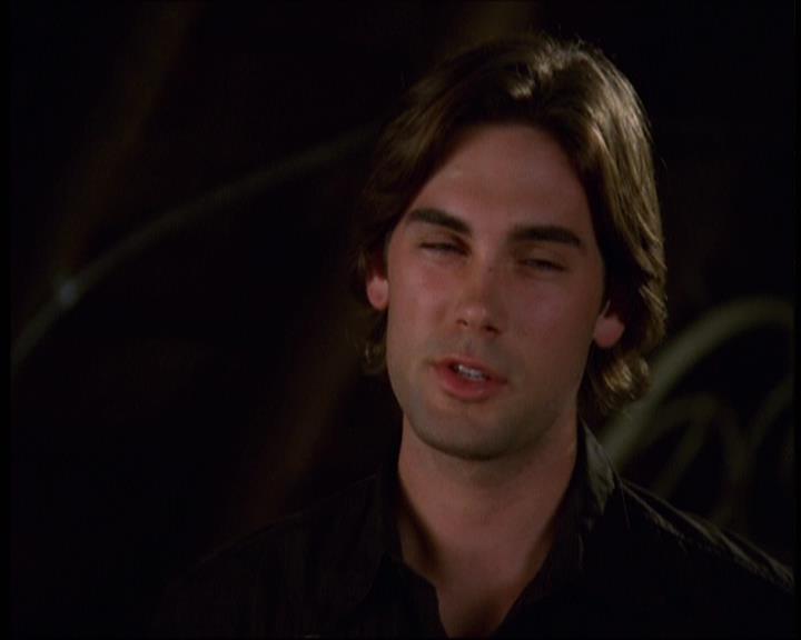 Charmed-Online-dot-610Chris-Crossed2186.jpg Charmed-Online-dot-610Chris-Crossed2186.jpg