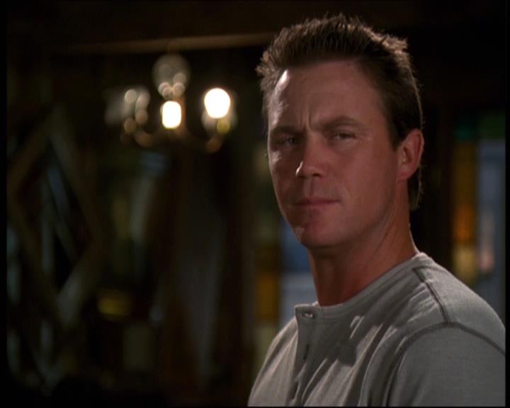 Charmed-Online-dot-610Chris-Crossed2189.jpg Charmed-Online-dot-610Chris-Crossed2189.jpg