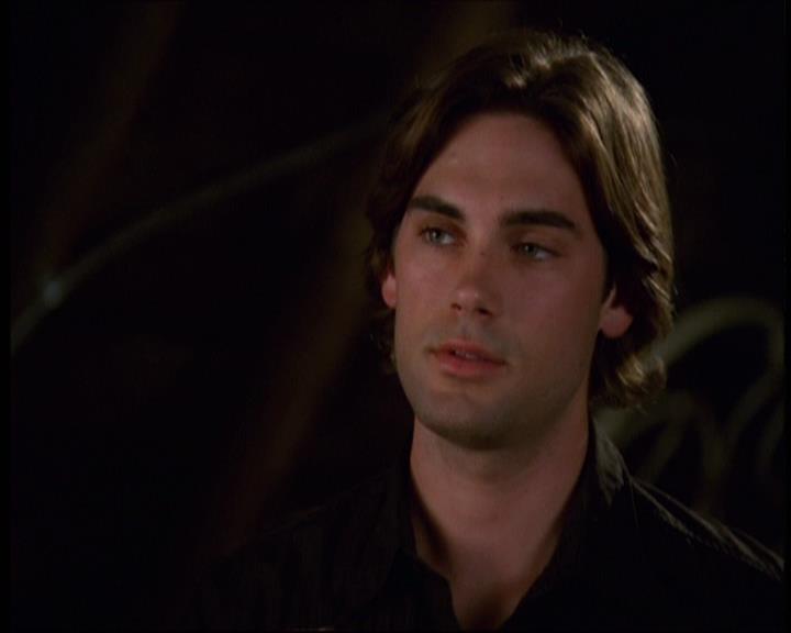 Charmed-Online-dot-610Chris-Crossed2191.jpg