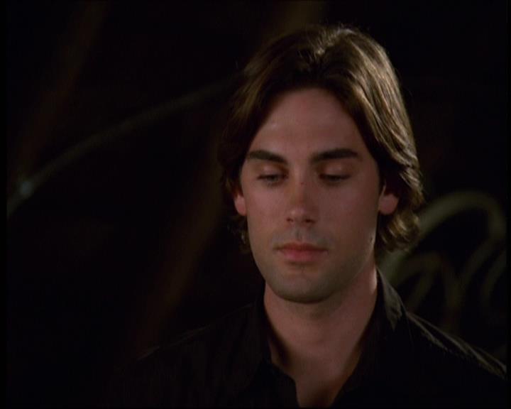 Charmed-Online-dot-610Chris-Crossed2204.jpg Charmed-Online-dot-610Chris-Crossed2204.jpg