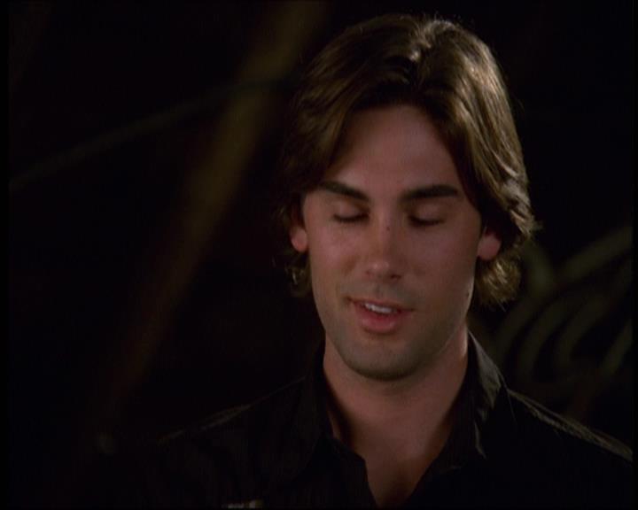 Charmed-Online-dot-610Chris-Crossed2217.jpg Charmed-Online-dot-610Chris-Crossed2217.jpg