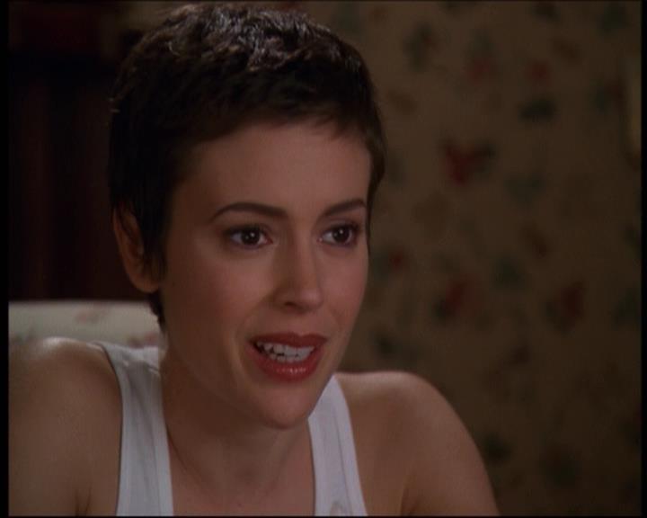 Charmed-Online-dot-610Chris-Crossed2301.jpg Charmed-Online-dot-610Chris-Crossed2301.jpg