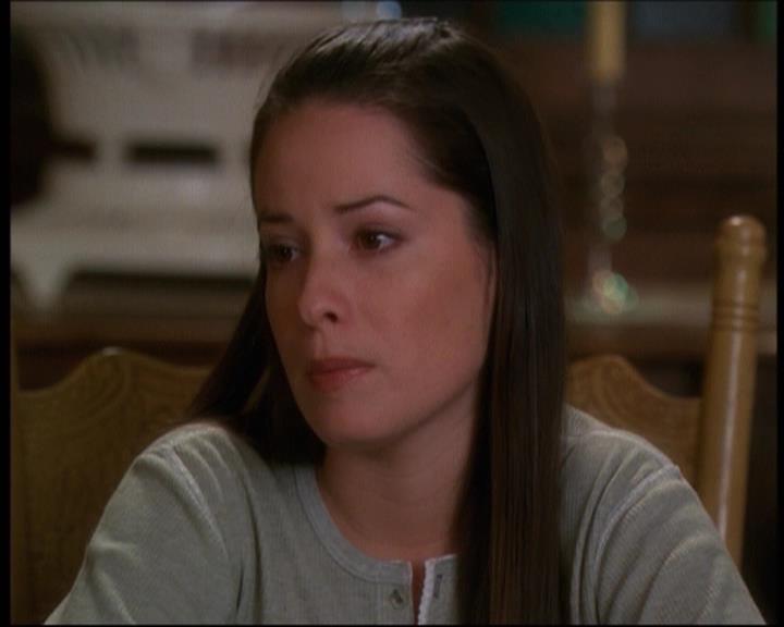 Charmed-Online-dot-610Chris-Crossed2313.jpg Charmed-Online-dot-610Chris-Crossed2313.jpg