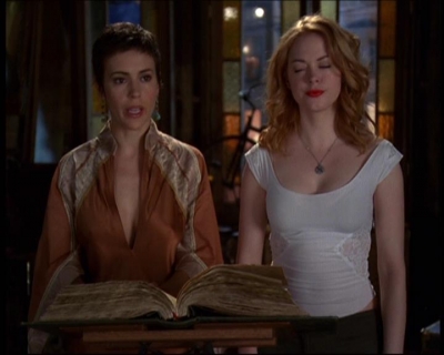 Charmed-Online-dot-610Chris-Crossed1885.jpg