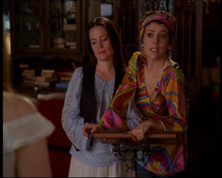 Charmed-Online-dot-611WitchStock1663.jpg