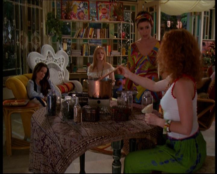Charmed-Online-dot-611WitchStock1939.jpg