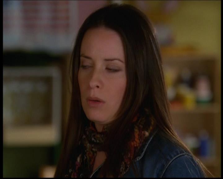 Charmed-Online-dot-614TheLegendOftheSleepyHalliwell0141.jpg
