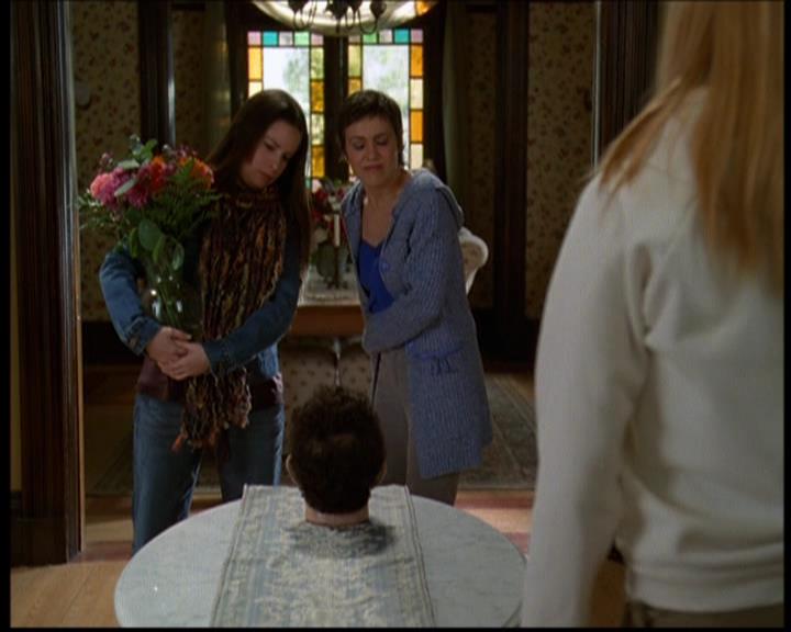 Charmed-Online-dot-614TheLegendOftheSleepyHalliwell0331.jpg