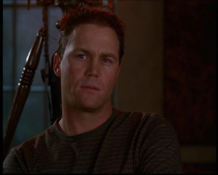 Charmed-Online-dot-614TheLegendOftheSleepyHalliwell0679.jpg