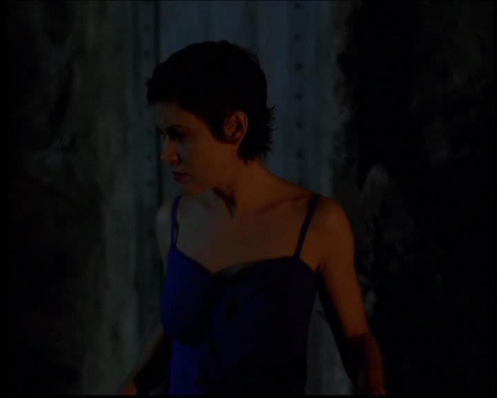 Charmed-Online-dot-614TheLegendOftheSleepyHalliwell0798.jpg
