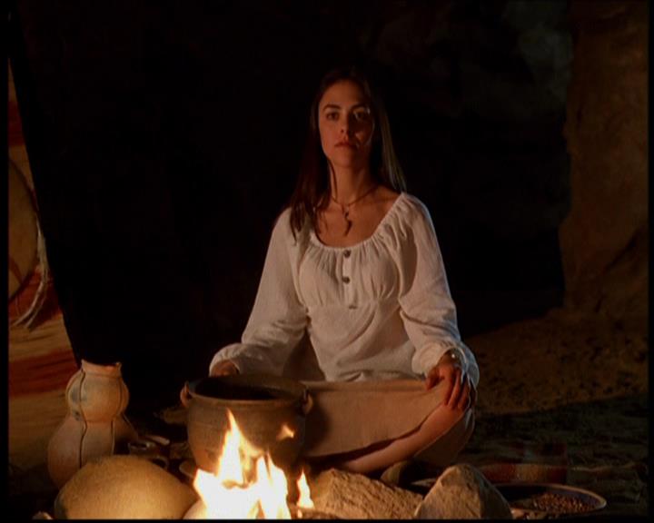 Charmed-Online-dot-614TheLegendOftheSleepyHalliwell0810.jpg