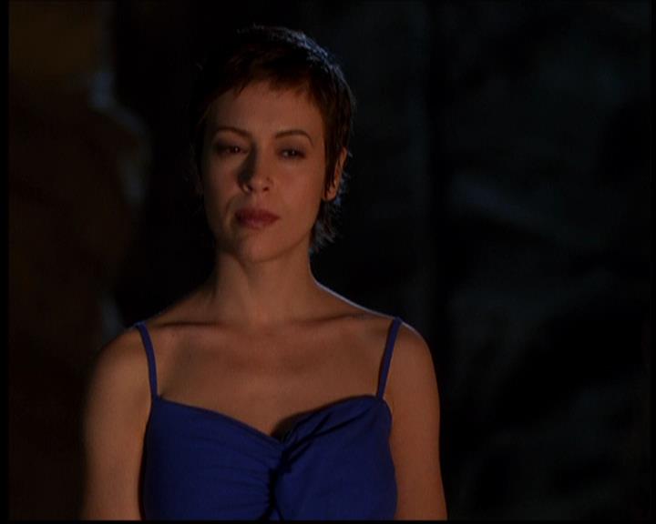 Charmed-Online-dot-614TheLegendOftheSleepyHalliwell0823.jpg