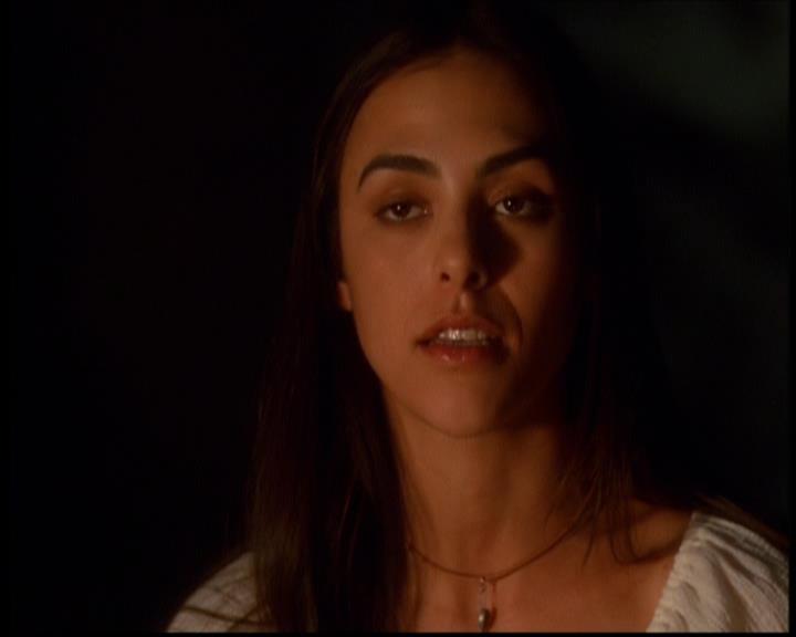 Charmed-Online-dot-614TheLegendOftheSleepyHalliwell0835.jpg