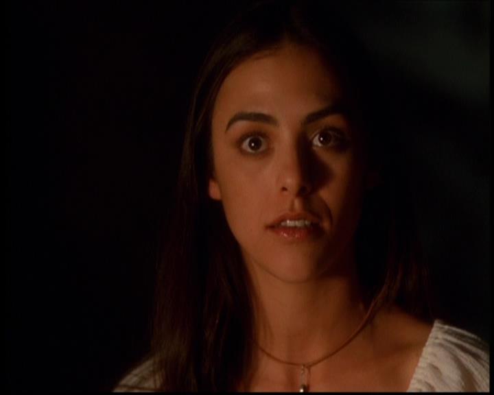 Charmed-Online-dot-614TheLegendOftheSleepyHalliwell0838.jpg